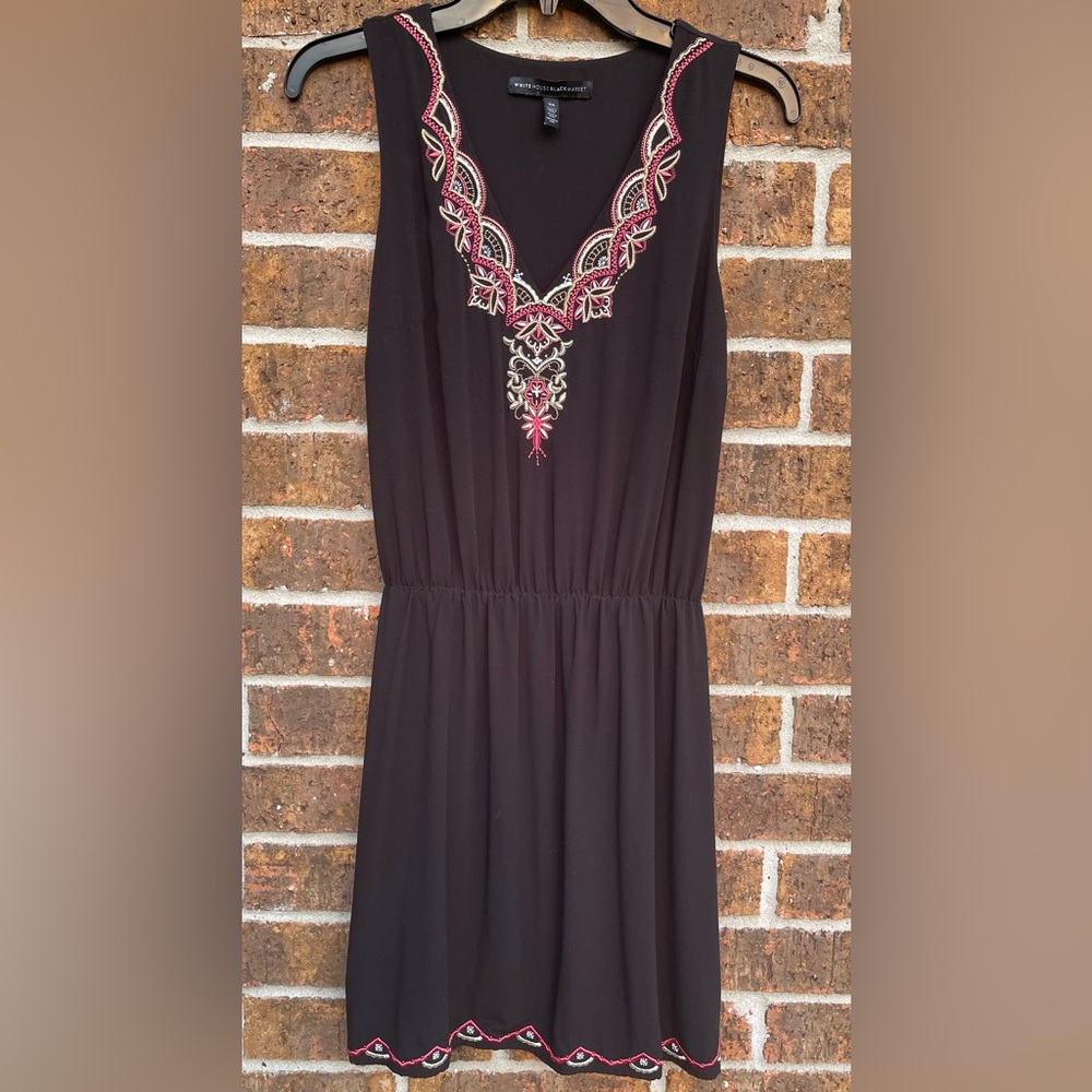 White House Black Market Embroidered Sleeveless Lined Elastic WaistDress Size XS